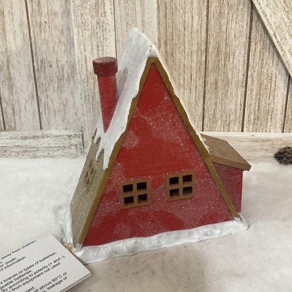 Target BP 2023 Christmas Ski Chalet House - Picture 5 of 11